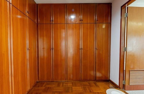 Asoke Apartment | Spacious 4-bedroom Penthouse.8 min to BTS. Next to Emsphere. Elevator+Wheelchair