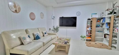 Sam Wa Tawan Ok Resort | Home 3 Bedrooms Donmueng- Saimai หลังใหญ่ ฟรี wifi