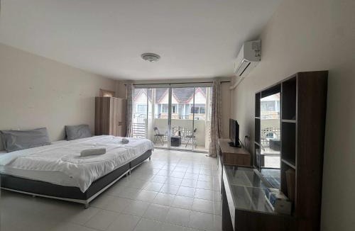 Kata Apartment | M&M Kata Beach