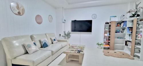 Sam Wa Tawan Ok House | Home Sawasdee 2, ใกล้Safari world