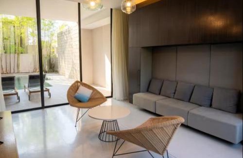 Bang Sare Villa | Pattaya Relaxing Pool Villa