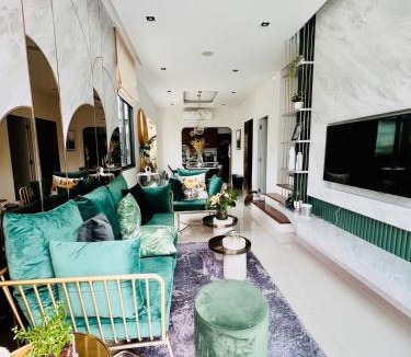 Lat Krabang House | Happy house with free parking by Luna