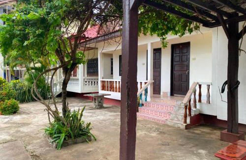 Don Det House | Johnny Guesthoues and Restaurant
