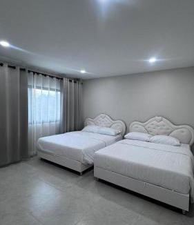 Sattahip House | The Grand House Poolvilla บ้านพักสัตหีบ
