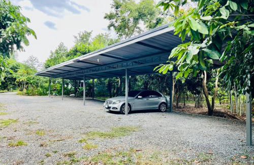 Ban Hong House | Resort de Si Tia