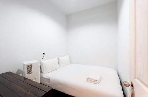 Wat Bowon Niwet Apartment | Mitr nari khaosan