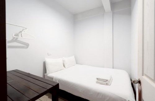 Wat Bowon Niwet Apartment | Mitr nari khaosan