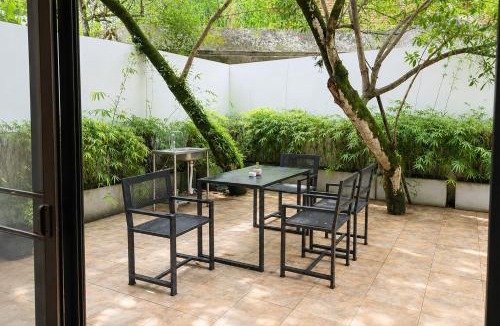 Chang Khlan Hostel | Ping Lanna Villa Chiang Mai