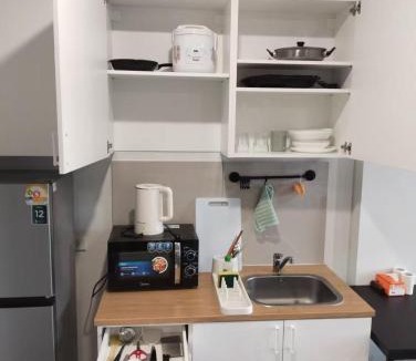 Talat Phlu Apartment | Boutique apartment in Bangkok with a separate living room, rooftop garden, free parking, and high-speed Wi-Fi