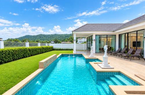 Nong Kae Villa | Luxurious 4-Bedroom Pool Villa with Best Mountain Views