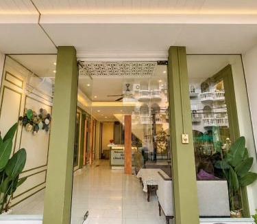 Samsen Nok Hotel | Sukhum MRT Sutthisan
