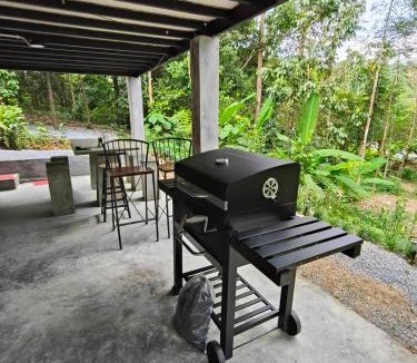 Phrom Khiri Bed & Breakfast | สถานีน้ำหวาน รีสอร์ท น้ำตกอ้ายเขียว