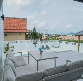 Ban Saiyuan Villa | Villa Valora 5BR Sea Views Rawai