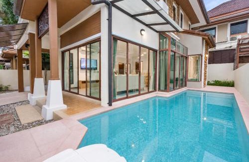 Nanai Road Villa | 3 BR Pool Villa Aroonpat in center of Patong