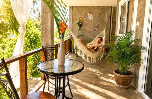 Hin Hong House | The Verandas