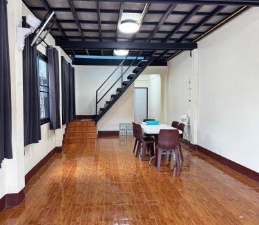 Nong Khai House | Arunvipa Rimkong Nongkhai