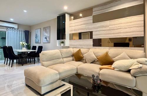 Ban Mai Villa | Cozy home near impact arena