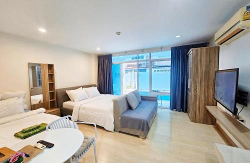 Ban Bang Saen Apartment | Condo The Beach Bangsaen 327-2 Pool-Access