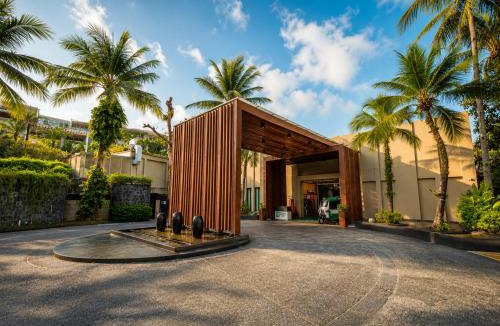Cherngtalay Hotel | Holiday Inn Resort Phuket Surin Beach by IHG