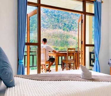 Nong Khiaw Apartment | Views Backpackers Hostel