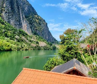 Nong Khiaw Apartment | Views Backpackers Hostel