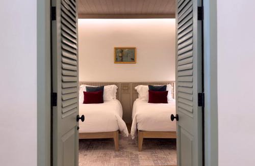 Khao Tao Hotel | CHARRAS Bhawan Hotel and Residences