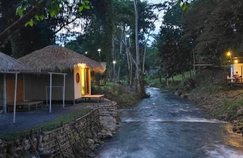Khao Yai National Park House | เจ๊าะแจ๊ะแคมป์
