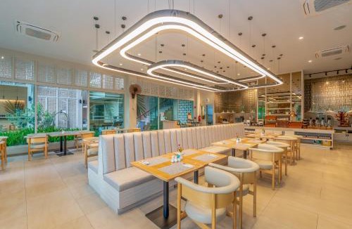 Thep Kasattri Hotel | Lalynn Resort & Villas, Phuket - Free scheduled shuttle to Bang Tao Beach