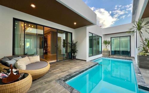 Pong Villa | 3BR Luxurious Pool Villa, 10 minutes from Jomtien