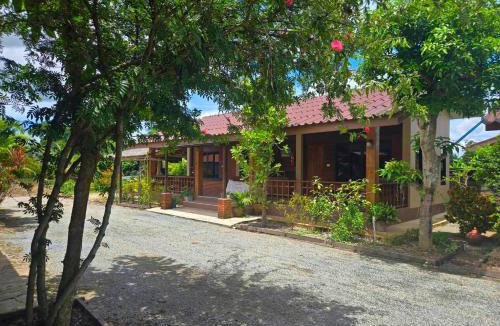 Mae Chan Resort | Cocoa Hut