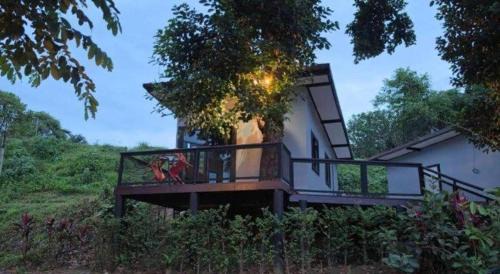 Hin Dat Resort | The Raft Land Resort