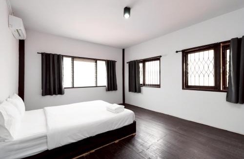 Wat Bowon Niwet Apartment | Mitr Inn Khaosan - มิตร อินน์ ตรอกข้าวสาร กรุงเทพ