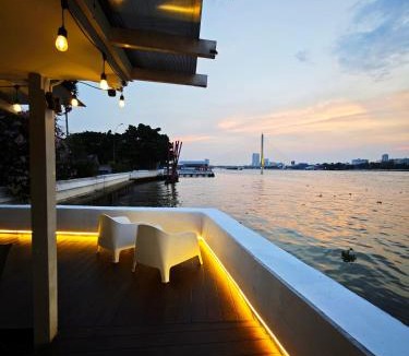 Wachira Phayaban House | Chao phraya riverfront house Baan Rimphraya
