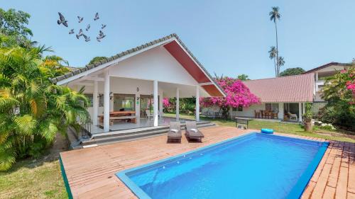 Thai Mueang House | Paradise House Pool Villas - Near Thai Mueang Beach