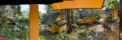 Bang Bao Bay Hostel | elephant garden