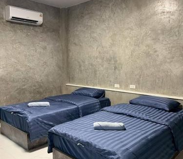 Phan Thong Hostel | K-Am คราม อมตะ รีสอร์ต