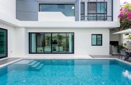 Ko Kaeo Villa | Private 4BR pool villa near central phuket