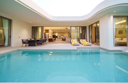 Si Sunthon Villa | Manor 4BR Pool Villa in Phuket