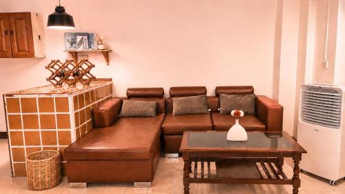 Pratunam Apartment | Cozy 2 Queen Bed with Vintage Kitchen at PhayaThai BTS