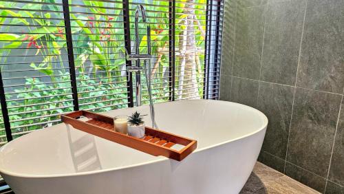 Chalong Villa | Ultra Luxury 4BR Pool villa by Sea Central C7