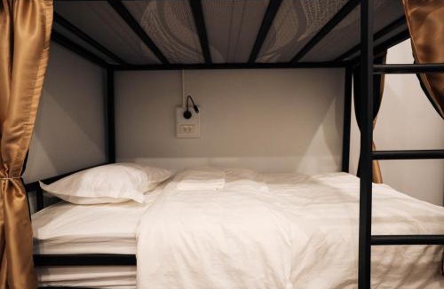 Thakhek Hostel | Nam Phou Hostel