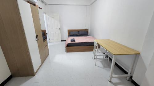 Ongkharak Hostel | หลังมอ อพาร์ตเมนต์สามสาว