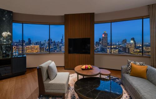 Khlong Ton Sai Hotel | Millennium Hilton Bangkok
