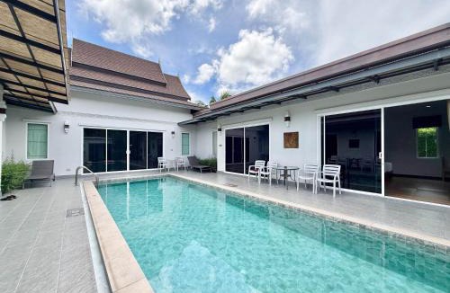 Nai Harn Resort | Phuket La Siesta, Naiharn Beach