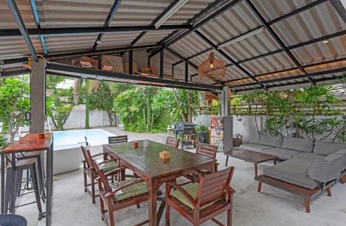 Chang Phueak Villa | Lanna Private Pool Villa 5min Nimman