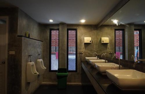 San Chao Pho Suea Hostel | Here We Go Bangkok