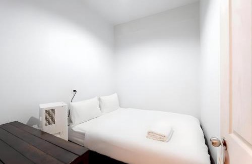 Wat Bowon Niwet Apartment | XX Mitr Inn Khaosan - มิตร อินน์ ข้าวสาร 2