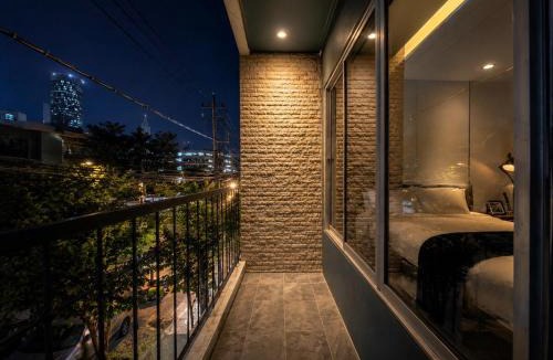 Khlong Ton Sai Apartment | Common Living Iconsiam
