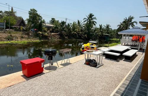 Samut Songkhram Villa | My friend private pool villa
