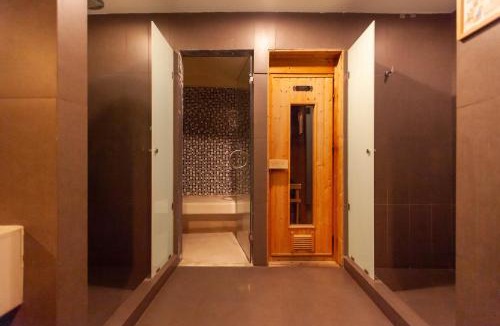 Ekkamai Apartment | Prime Thonglor Stylish 1BR near BTS & Nightlife